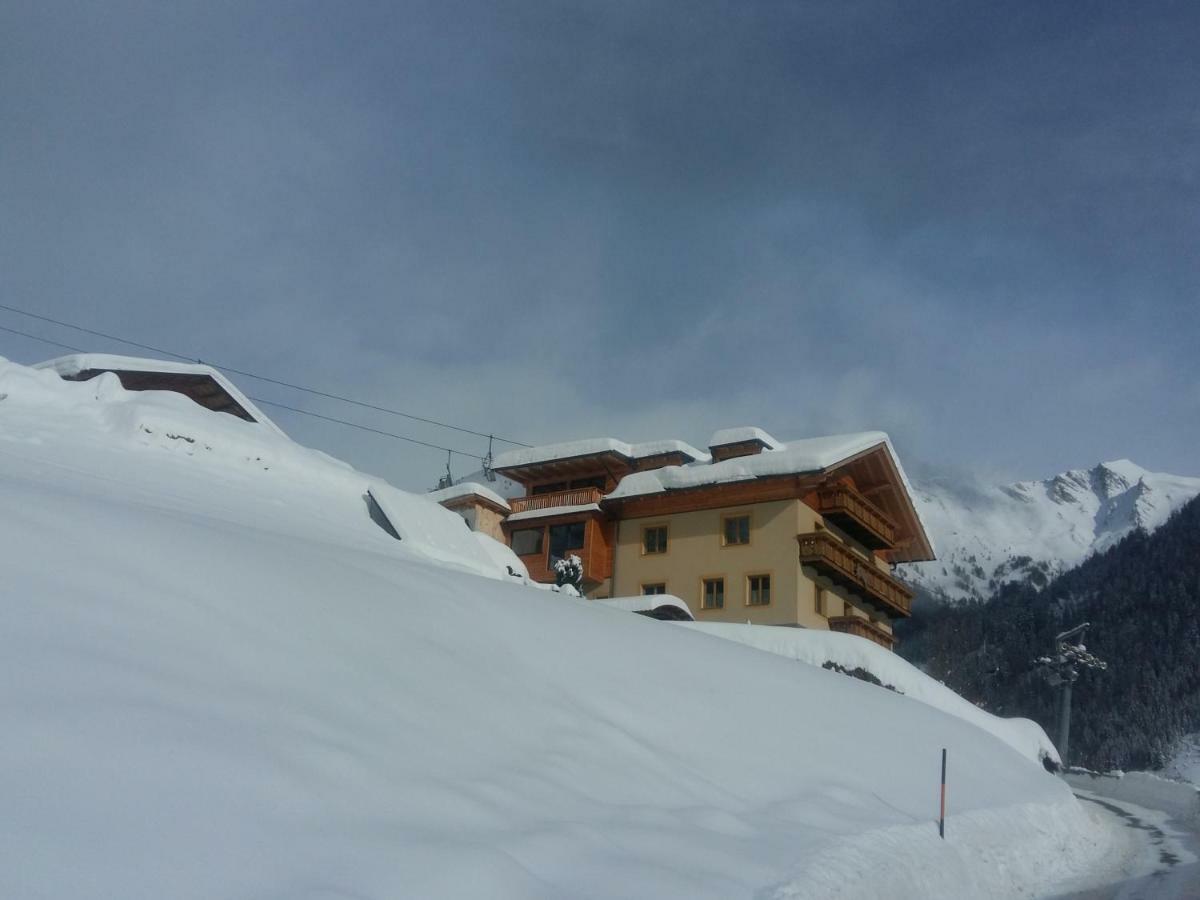 Gastehaus Hanser Kals-am Großglockner Esterno foto